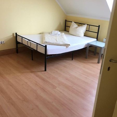 Doppelbettzimmer mit Bad Kaiserslautern Exterior foto