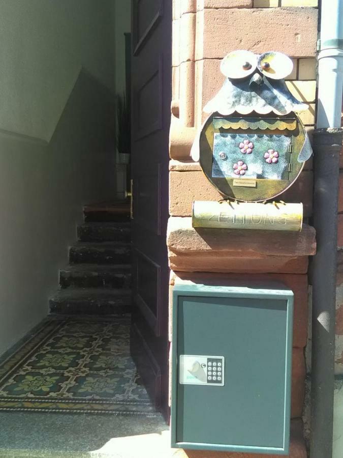 Doppelbettzimmer mit Bad Kaiserslautern Exterior foto