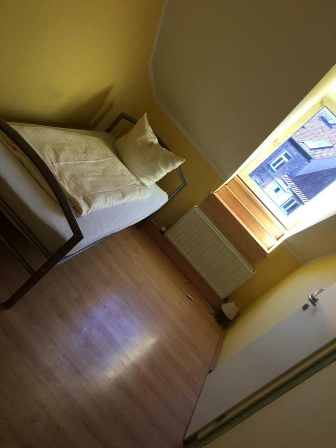 Doppelbettzimmer mit Bad Kaiserslautern Exterior foto