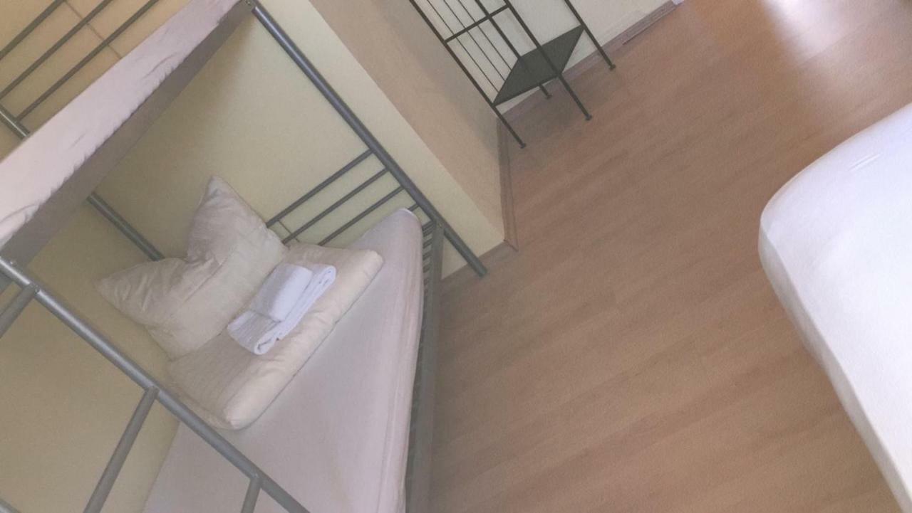 Doppelbettzimmer mit Bad Kaiserslautern Exterior foto